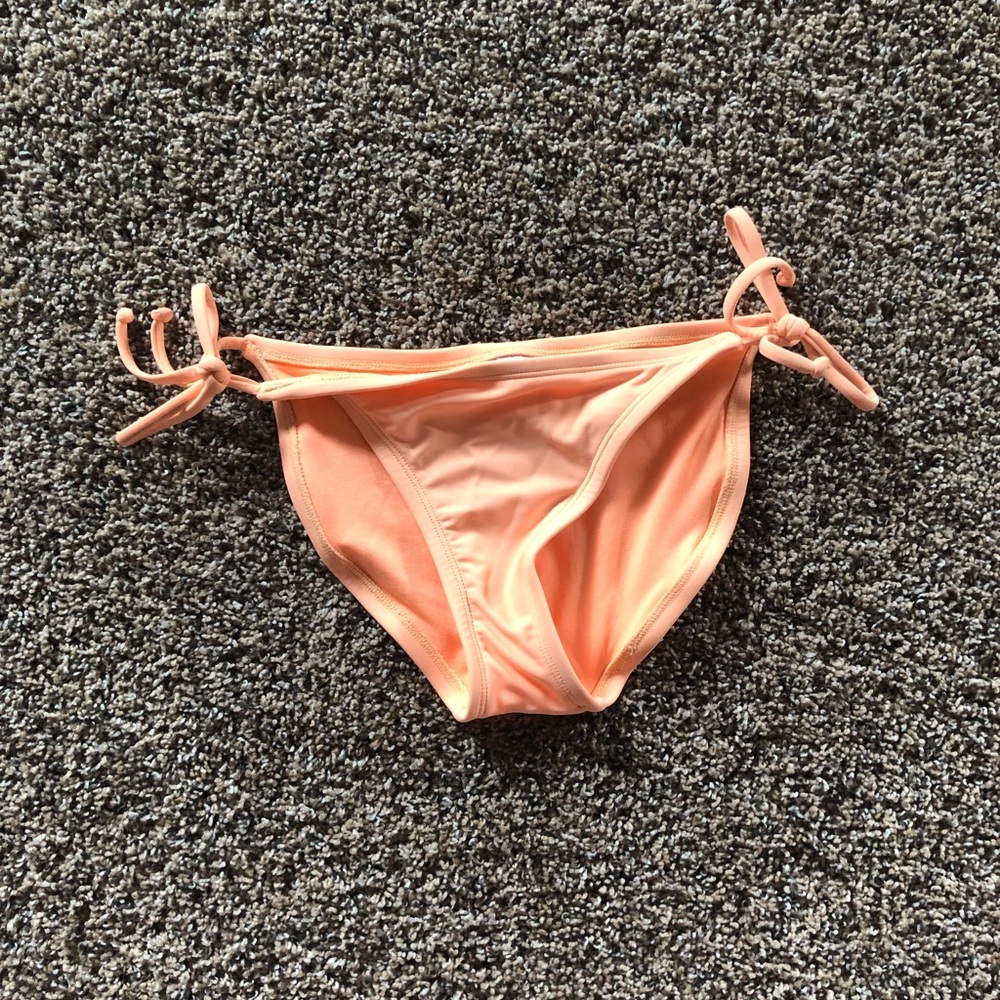 Xhilaration bikini bottoms - small